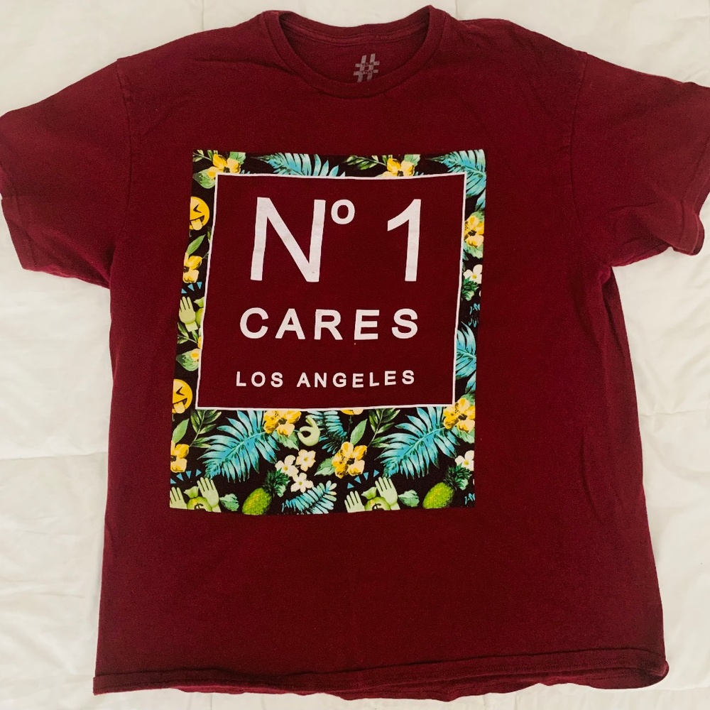 Men's Large No 1 Cares Short Sleeve T-shirt - Picture 1 of 2